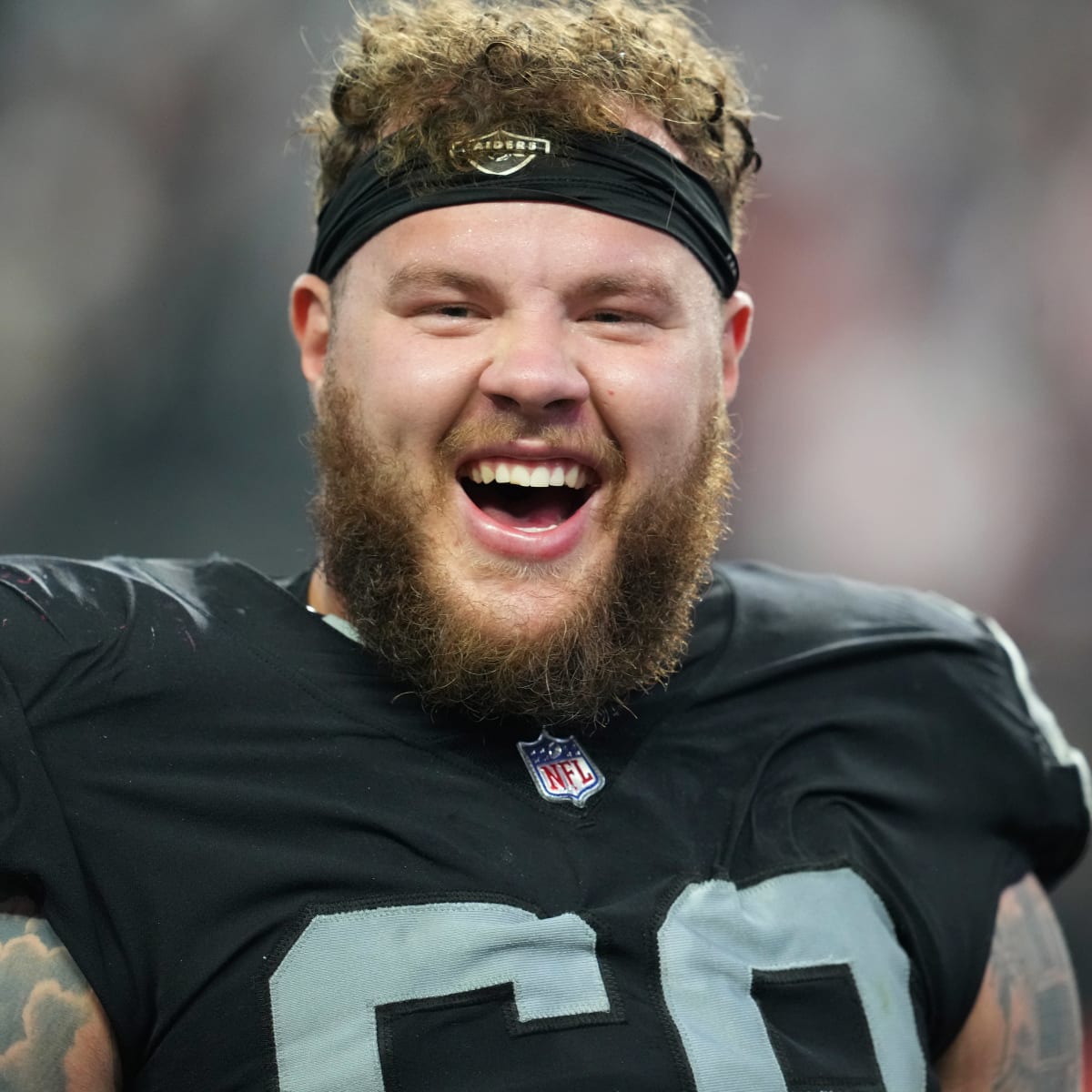 Raiders' Dominant Defensive Line Paves the Way for Victory against 49ers -  BVM Sports