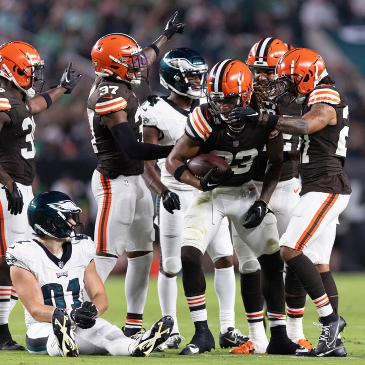 Cleveland Browns safety Ronnie Hickman catches a pass during an NFL  football practice, Wednesday, May 24, 2023, in Berea, Ohio. (AP Photo/Sue  Ogrocki Stock Photo - Alamy