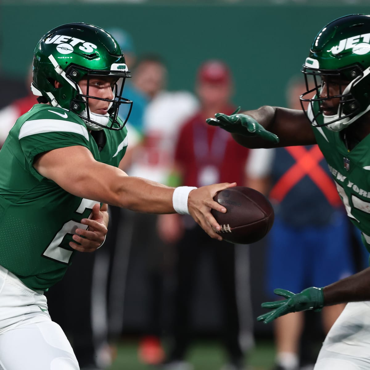 New York Jets RB Depth Chart: Will Michael Carter, Zonovan Knight, or  Israel Abanikanda Back Up Breece Hall?