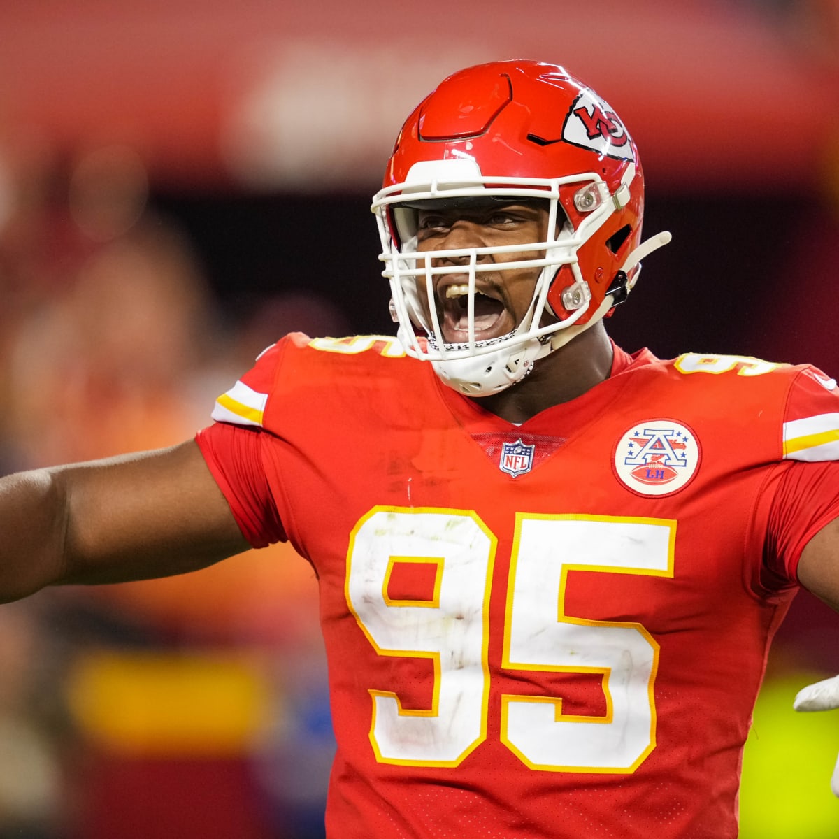 Chiefs' Chris Jones willing to hold out until Week 8