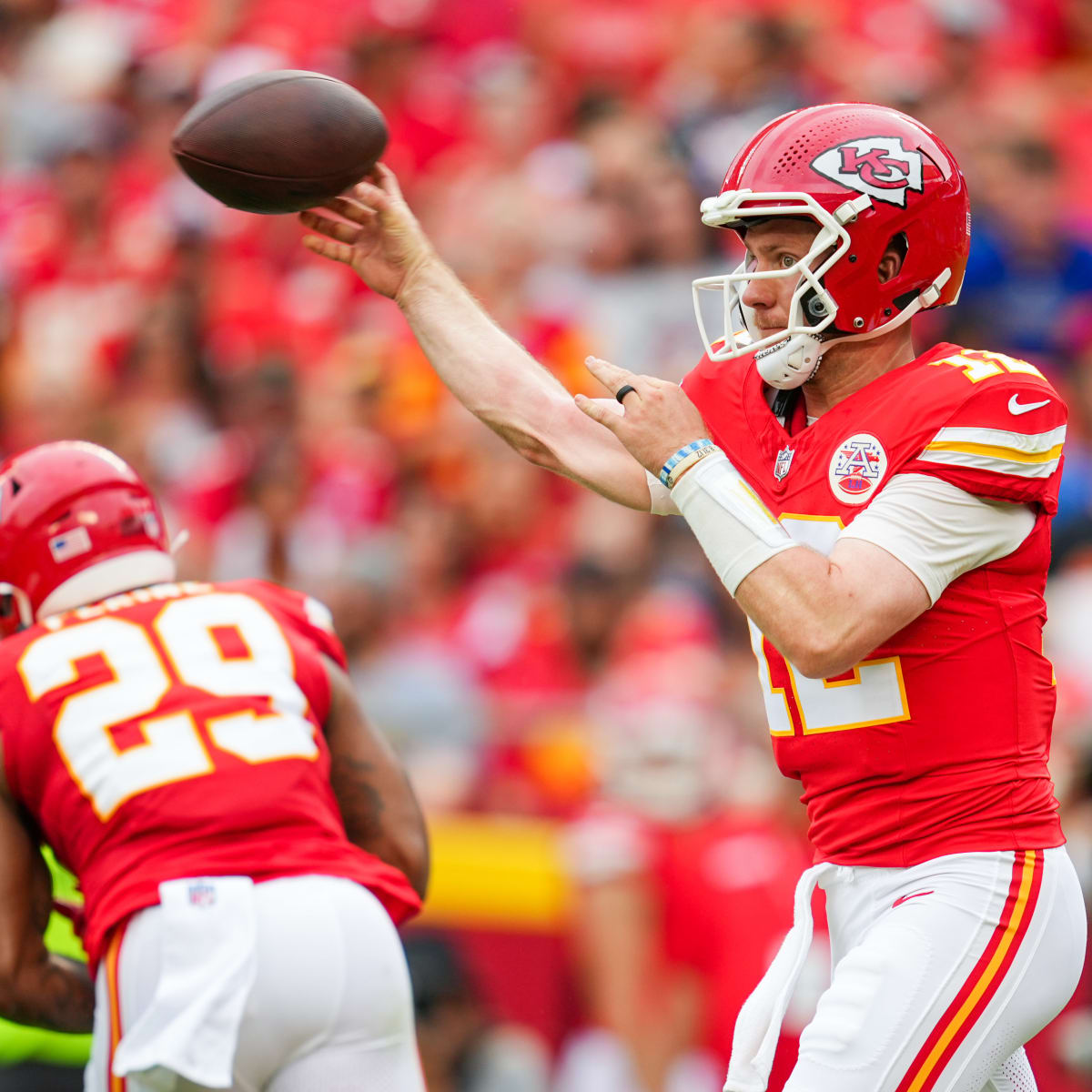 Kansas City Chiefs to play starters for 1st half vs. Arizona Cardinals