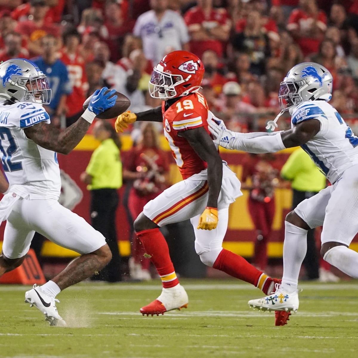 Chiefs losing at half 14-3, turnovers causing frustration for Kansas City -  A to Z Sports