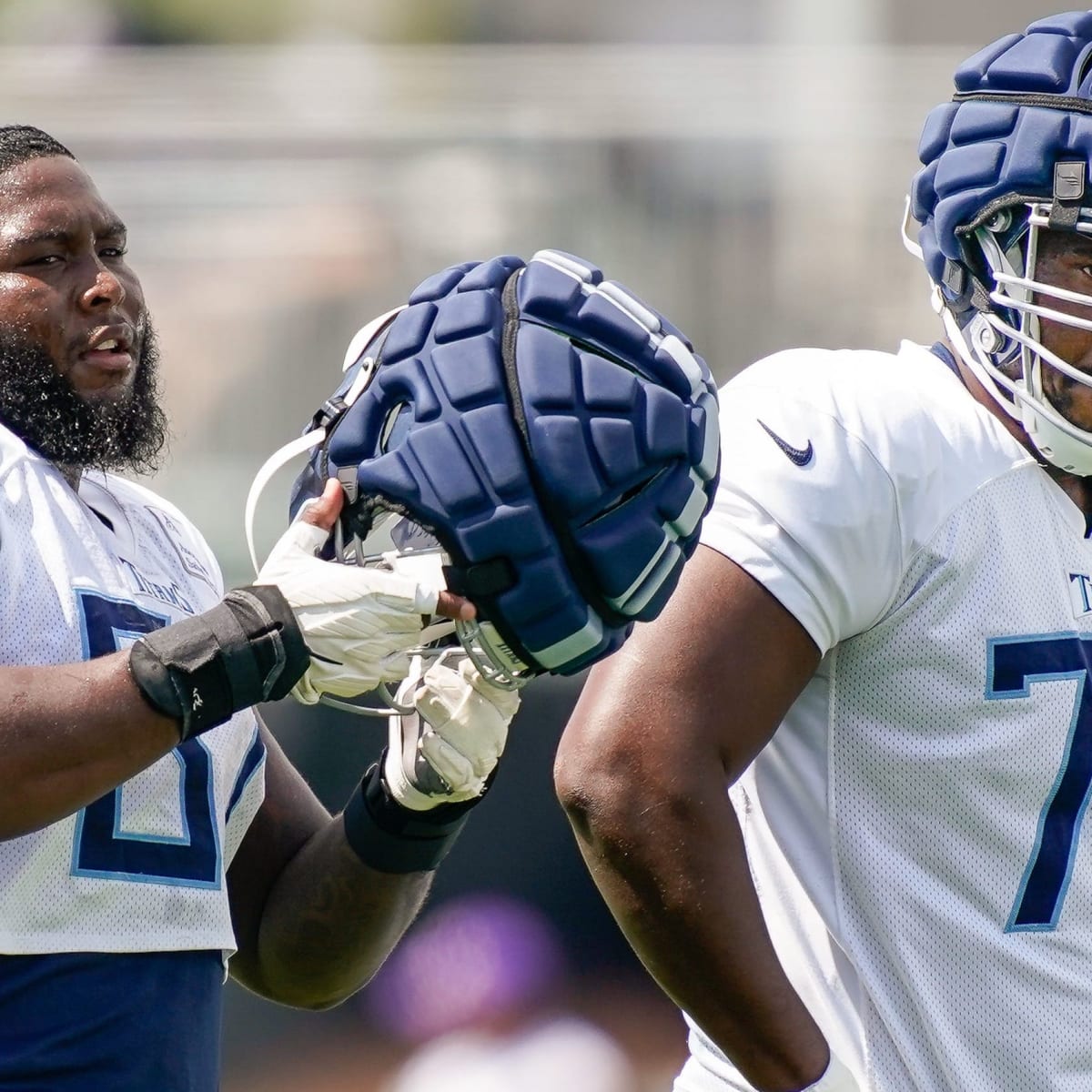 Tennessee Titans promote Justin Murray to active roster among 5 moves