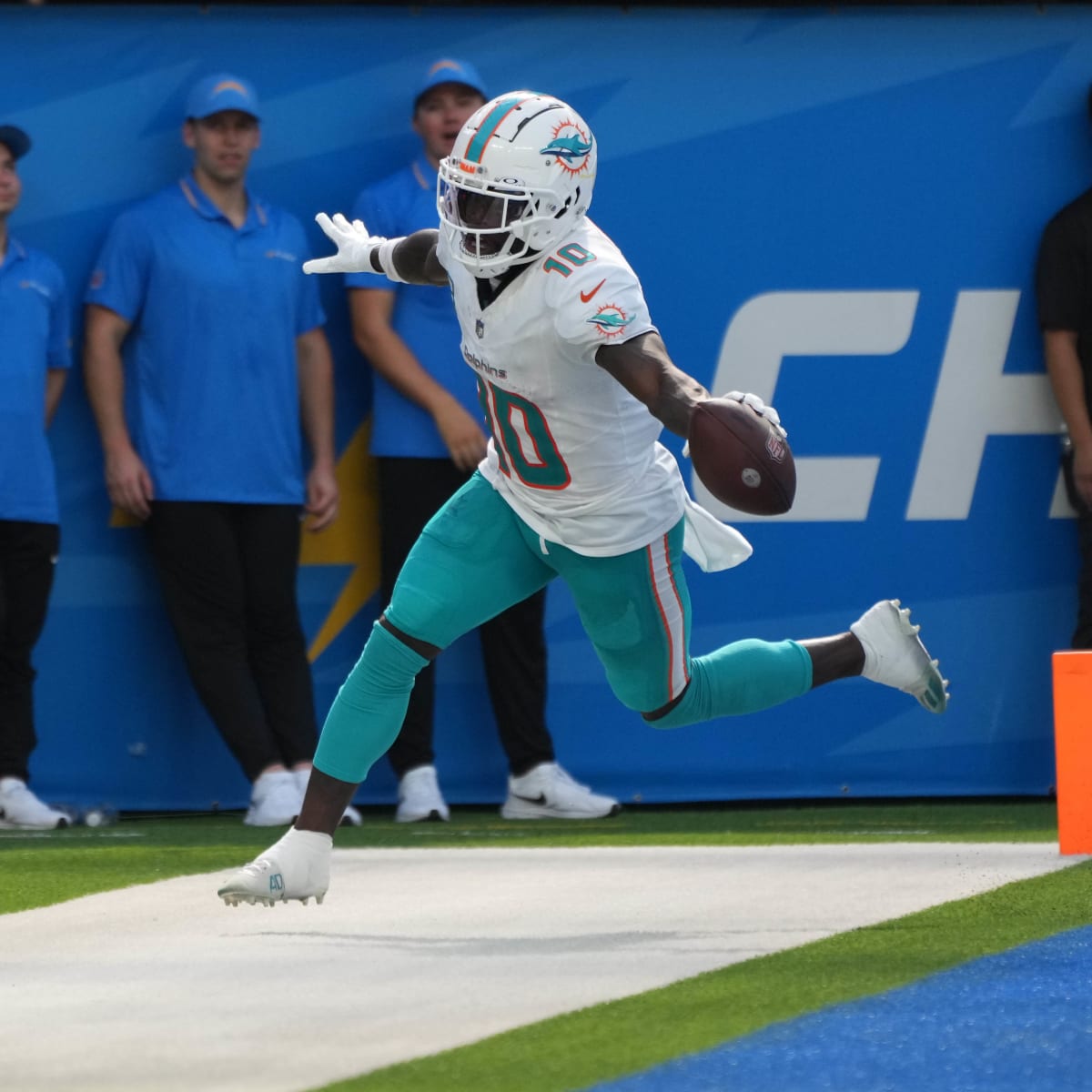 Dolphins: Tyreek Hill has hilarious reaction to Jalen Ramsey trade