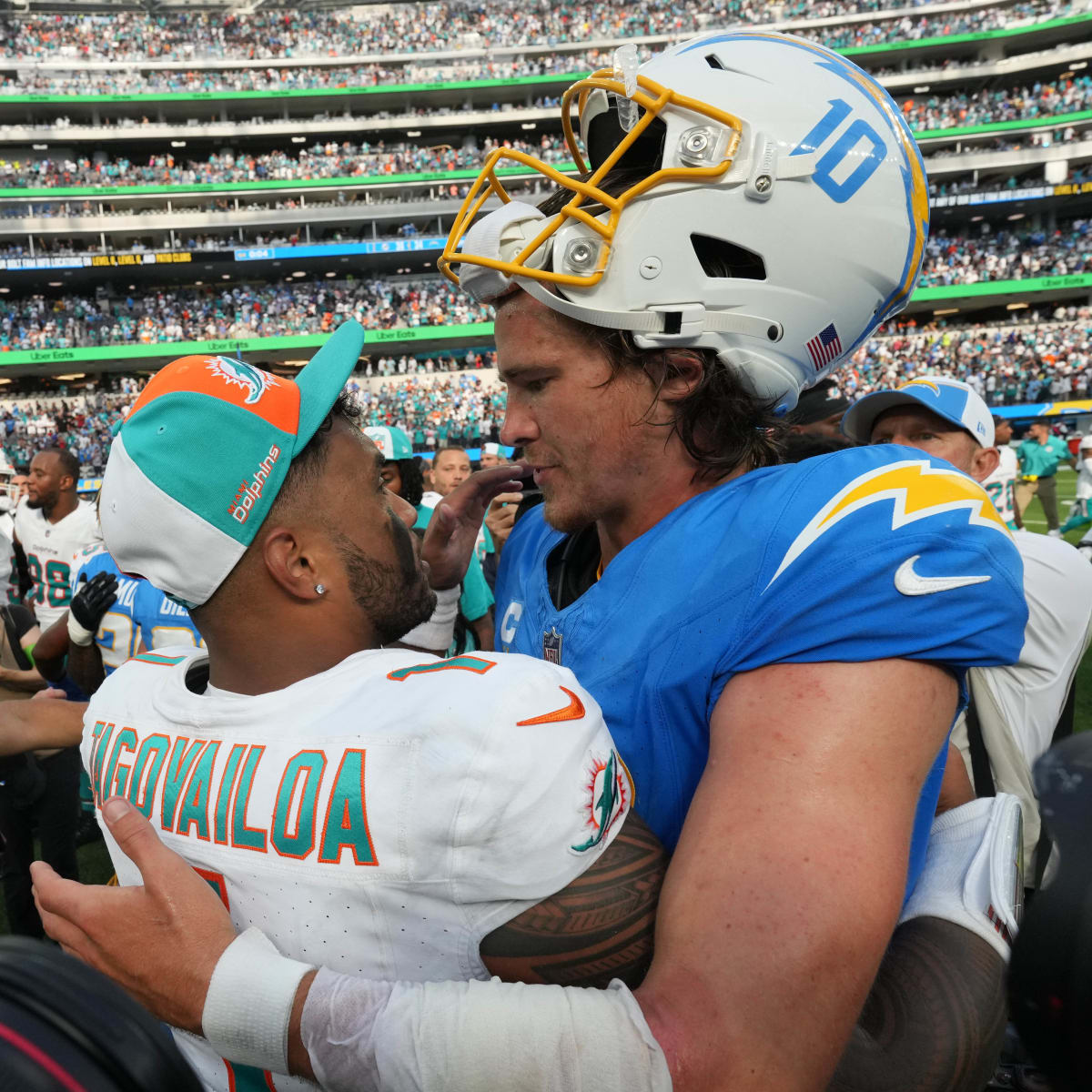 Hill, Tagovailoa too much for Chargers as Dolphins open with 36-34
