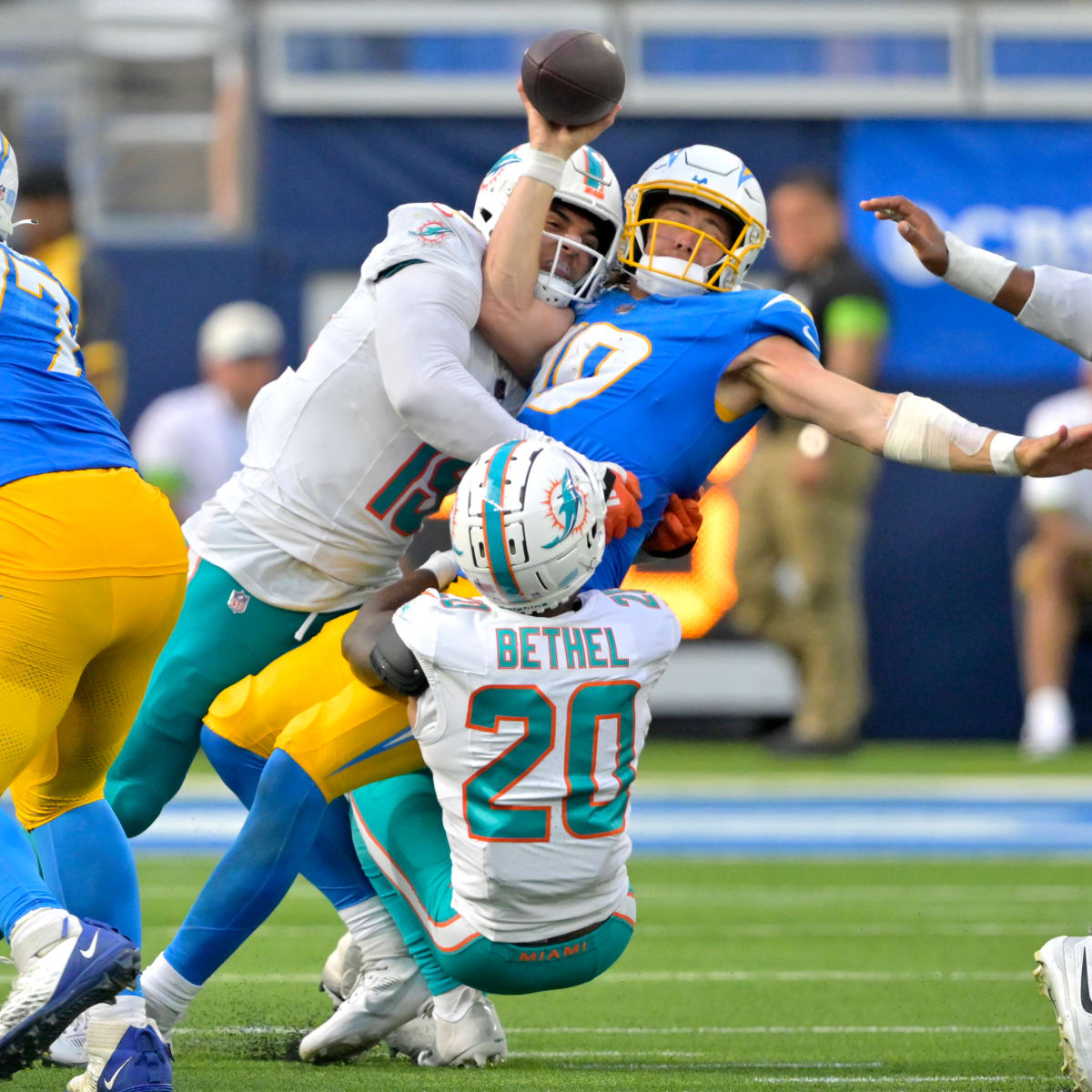 Miami Dolphins vs Los Angeles Chargers 2023 Week 1 DraftKings