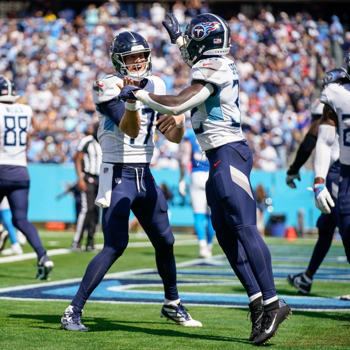 Titans Pull Out Improbable Win Over Chargers, 23-20