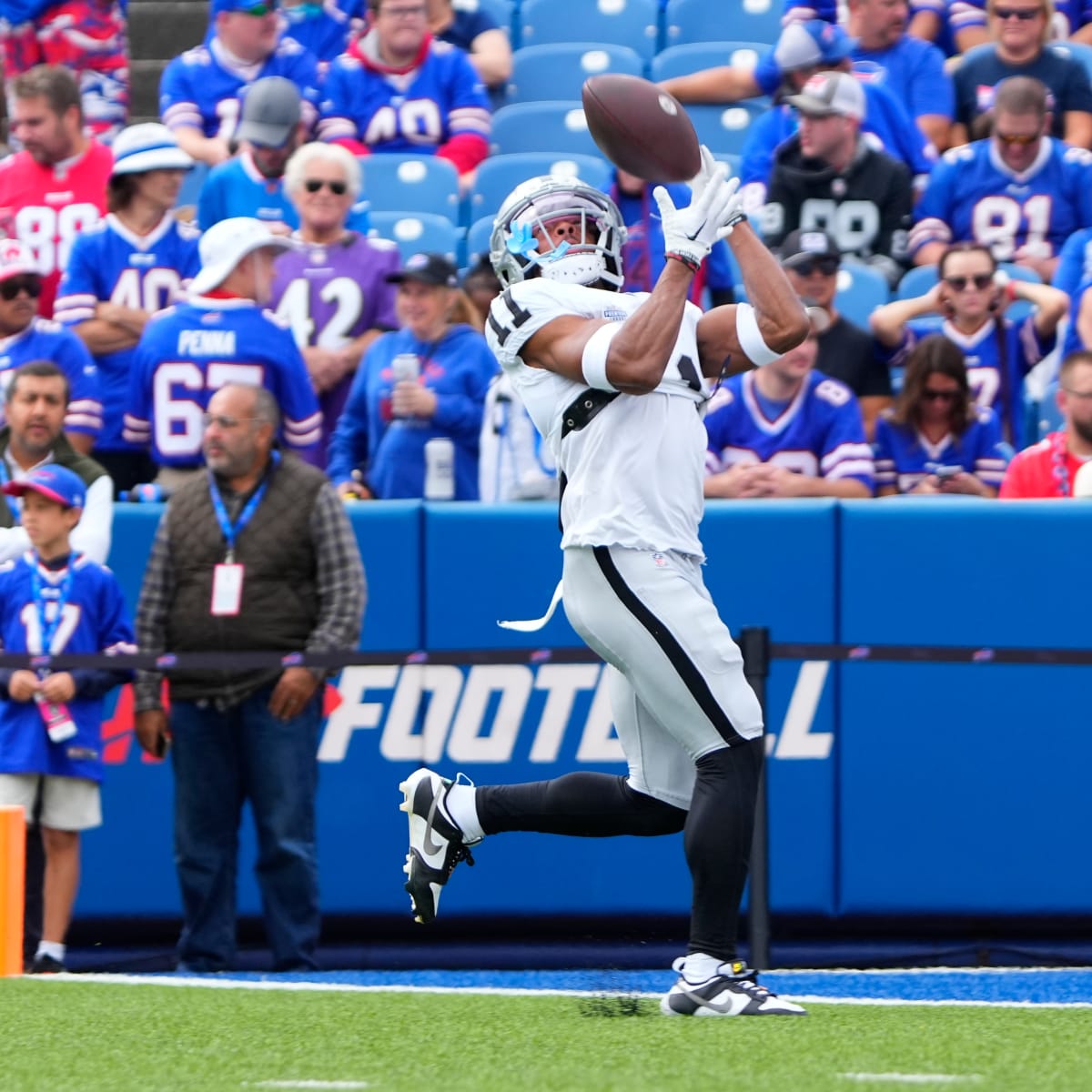 Bills rout Raiders in home opener 38-10