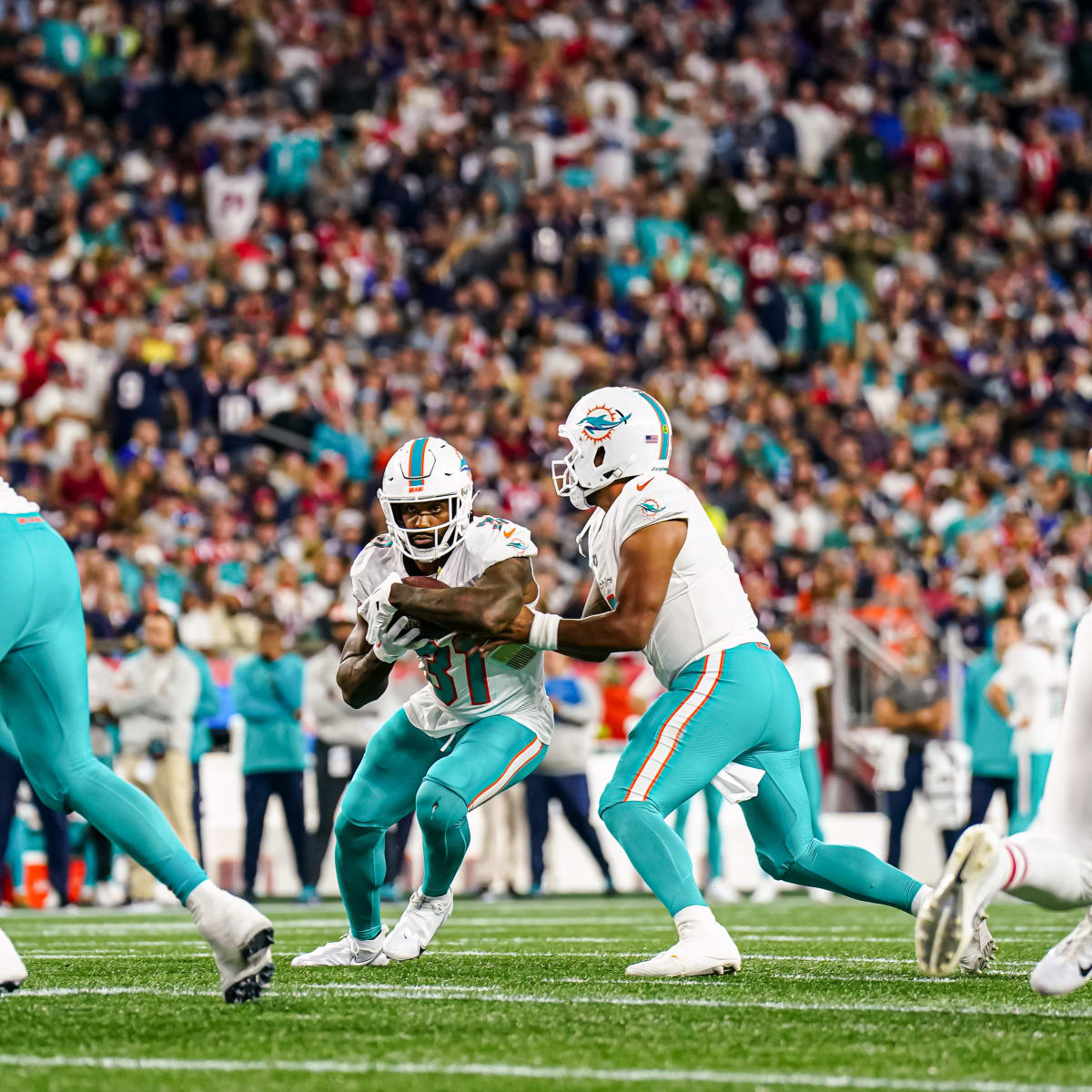 Where did Dolphins' offensive line fall in PFF's 2023 rankings?