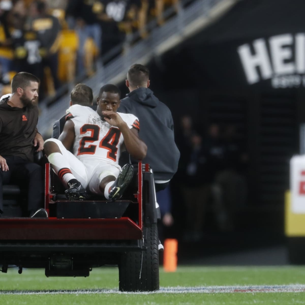 Browns RB Nick Chubb carted off field with serious knee injury, National