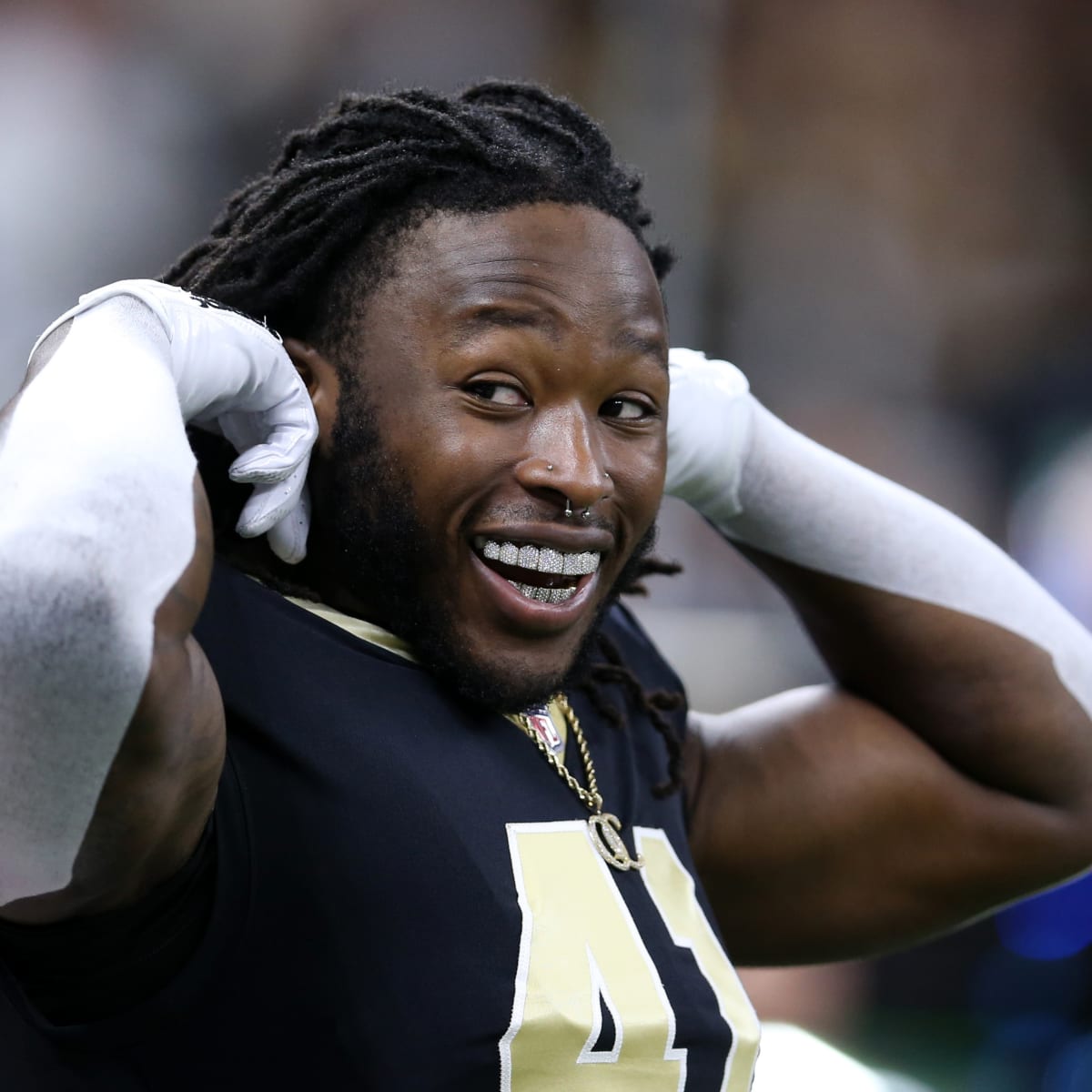 Alvin Kamara of the New Orleans Saints celebrates after defeating