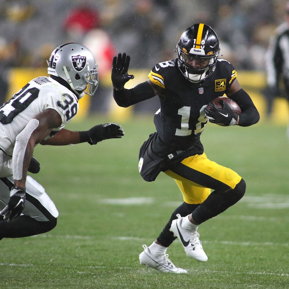 Las Vegas Raiders cornerback Nate Hobbs (39) during an NFL