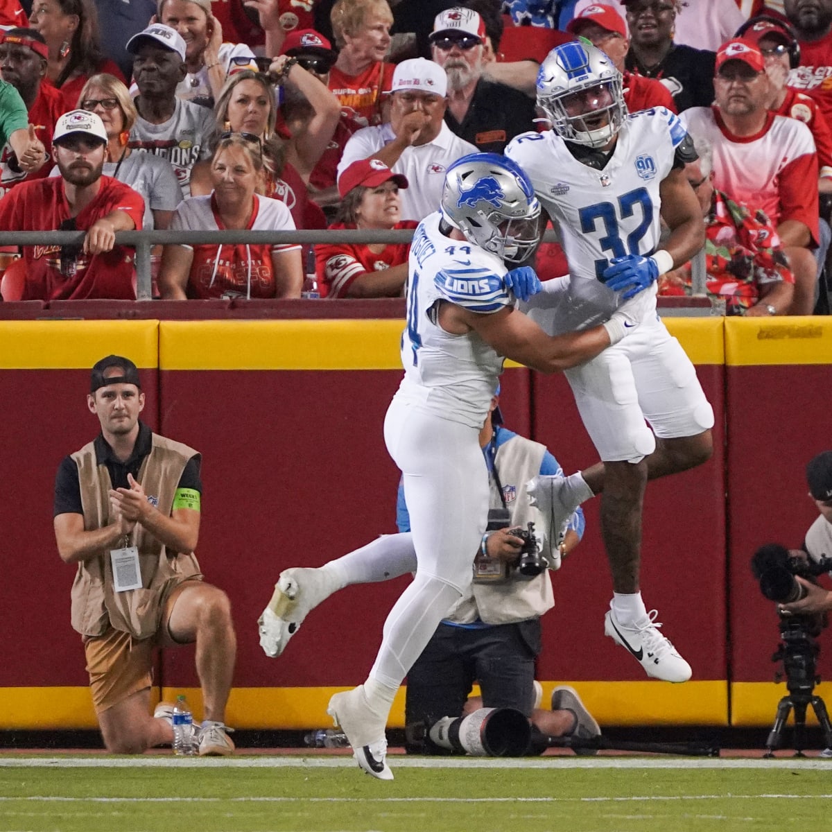 Replay of the Lions/Falcons game! Brian Branch smacked the shit out of, Detroit Lions