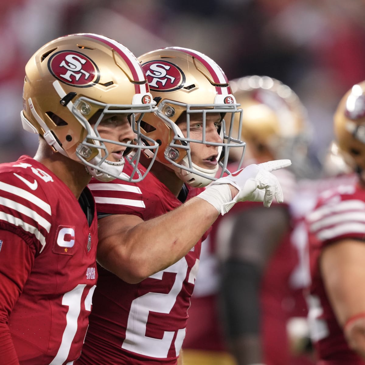 49ers' Fred Warner Forces Fumble Against Tampa Bay