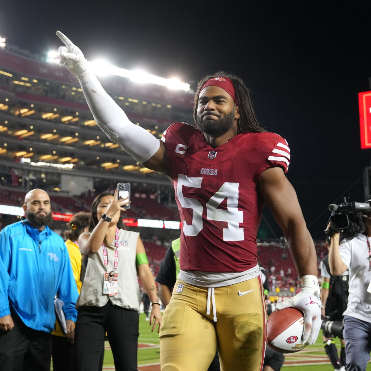 49ers LB Fred Warner ranked 20th best NFL player by PFF