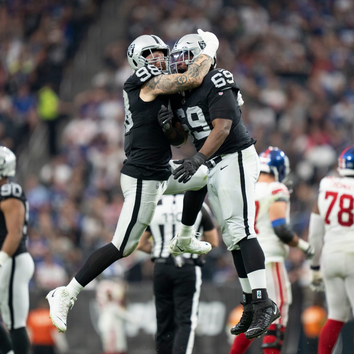 Maxx Crosby's Raiders smoking cigars after 30-6 win vs Giants has