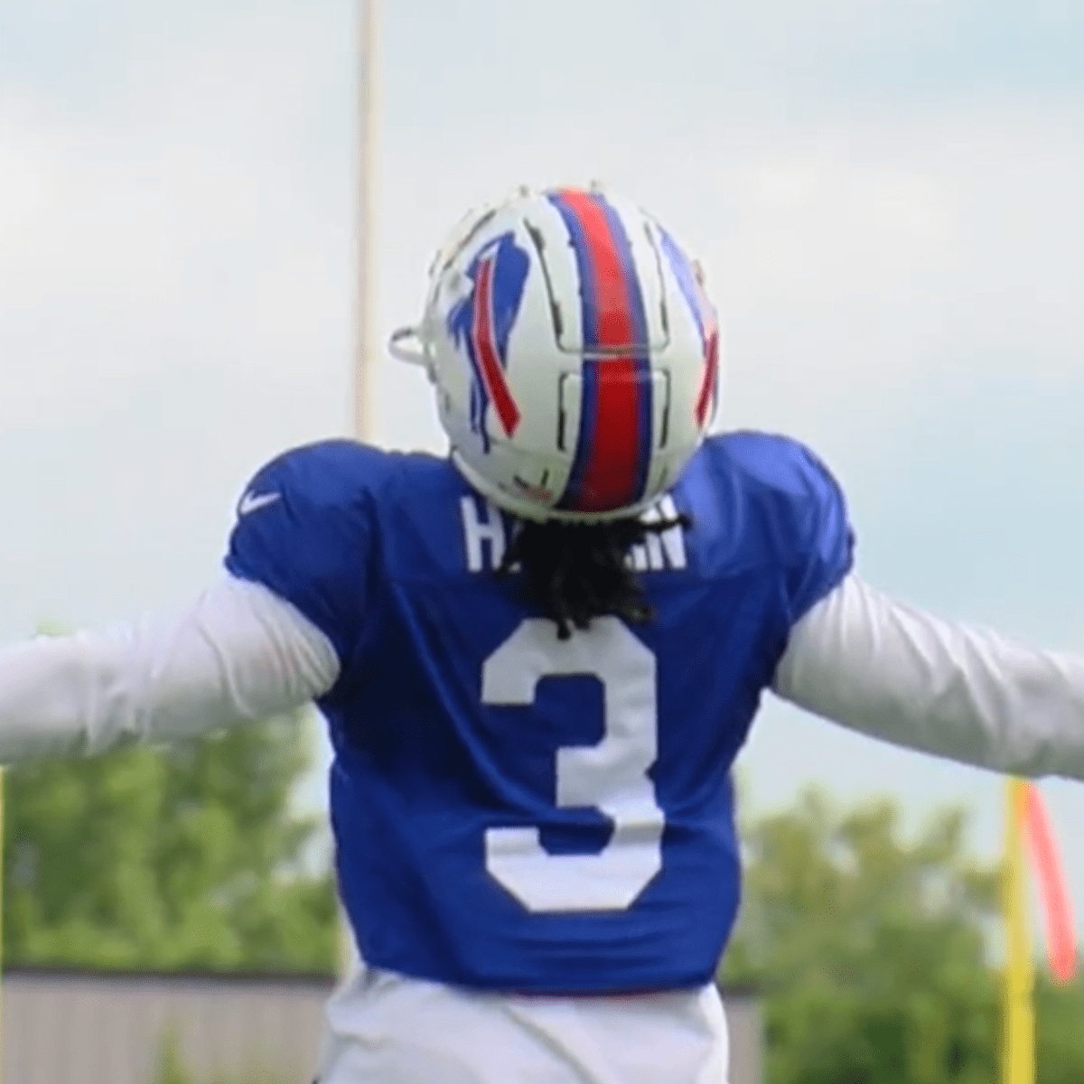 Buffalo Bills safety Damar Hamlin returns to field in pads