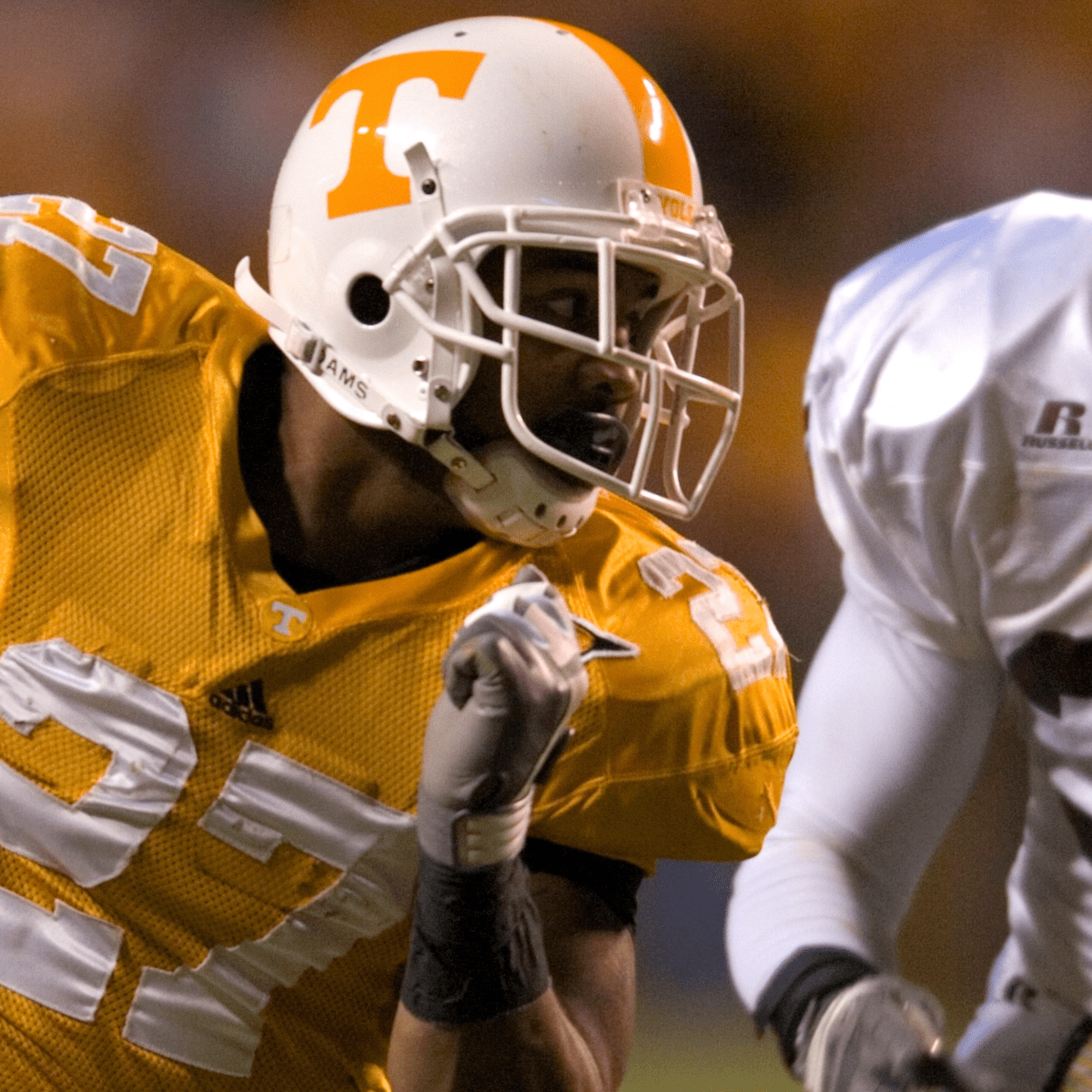 Tennessee Volunteers running back Arian Foster  Tennessee football,  Tennessee volunteers, Football man cave