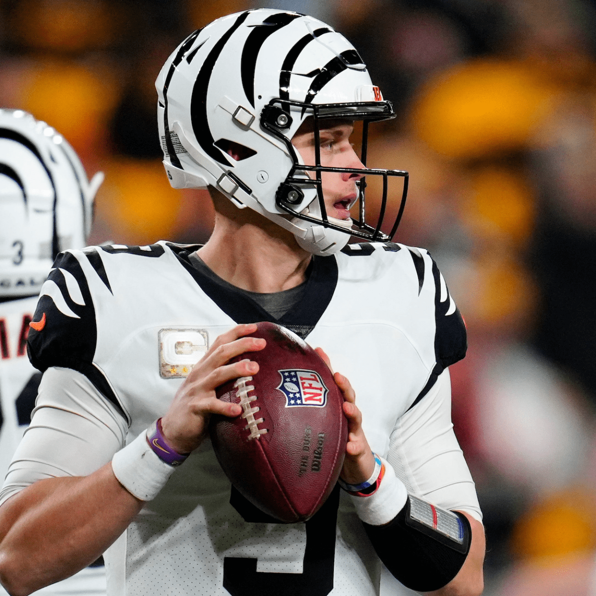 Cincinnati to wear white Bengal tiger uniforms, helmets in Pittsburgh