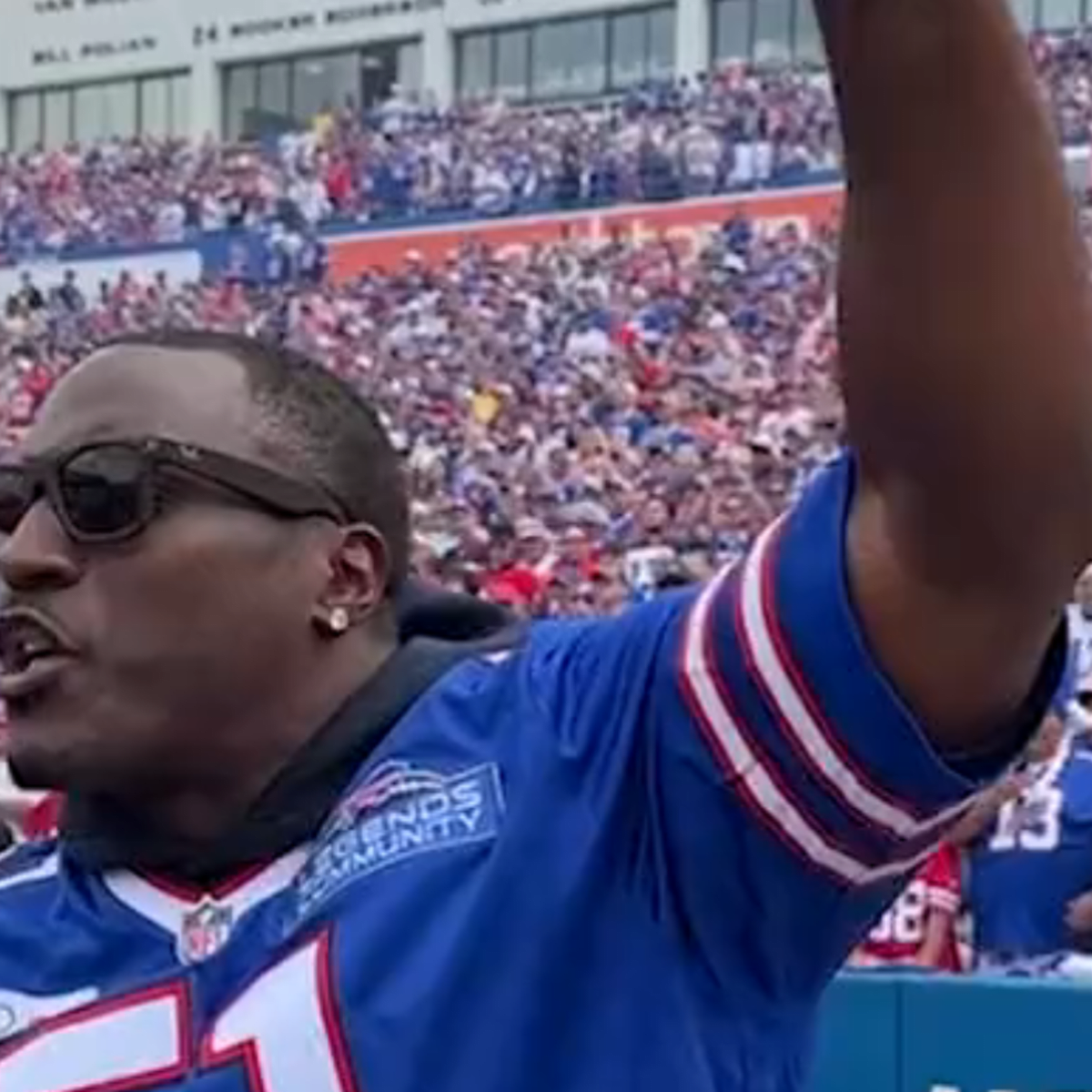 Even though Takeo Spikes was the Legend of the Game, it was great to see  the run defense honor another historic Bills performance : r/buffalobills