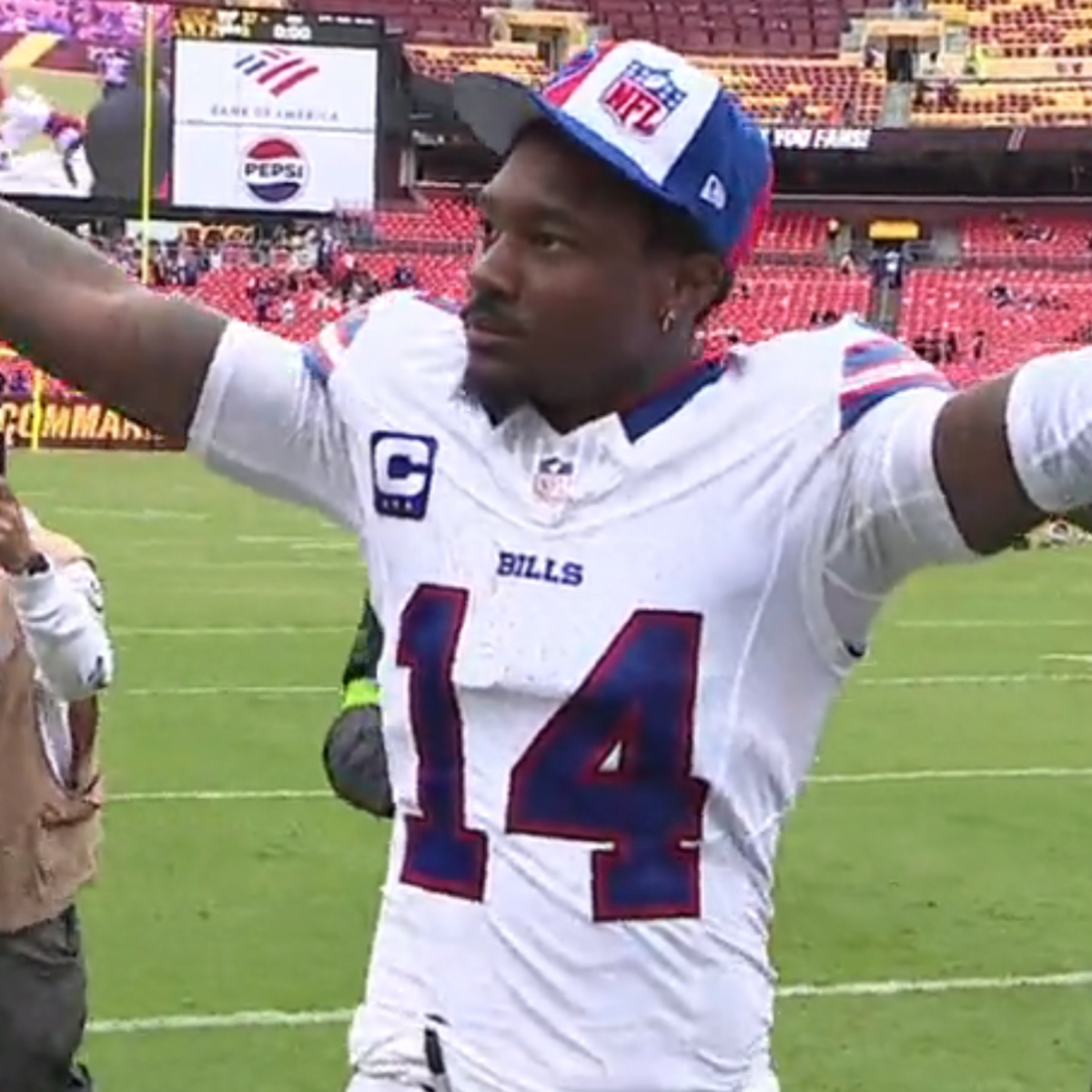 Stefon Diggs honors Bills Mafia with table catch at Pro Bowl Skills Showdown