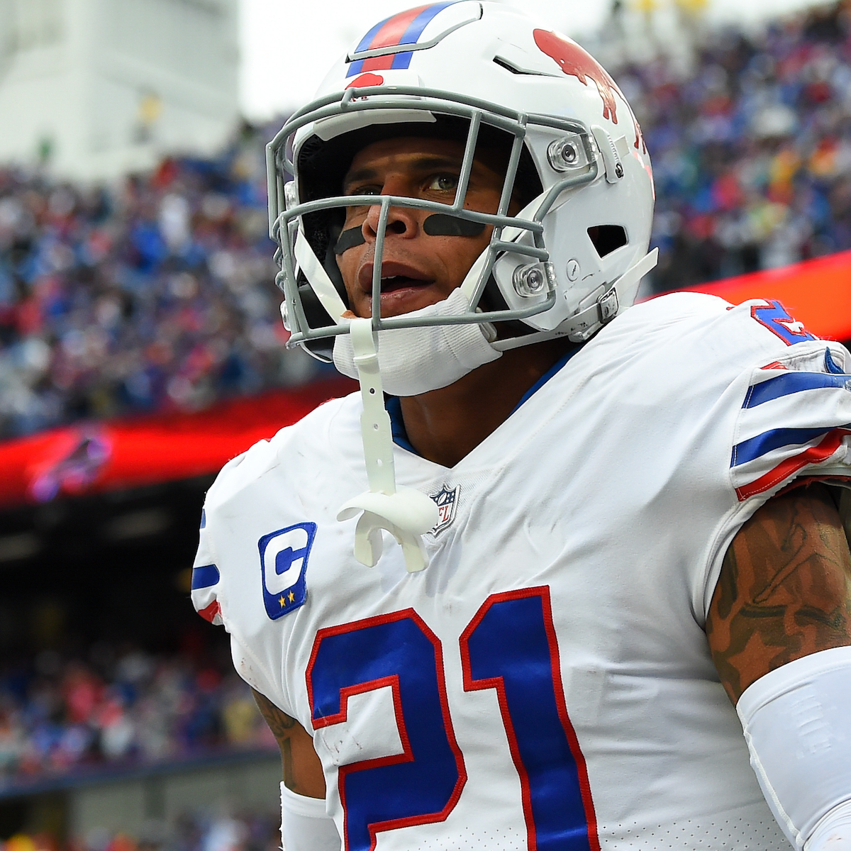 NFL free agent Jordan Poyer isn't fan of states that 'take half my money'