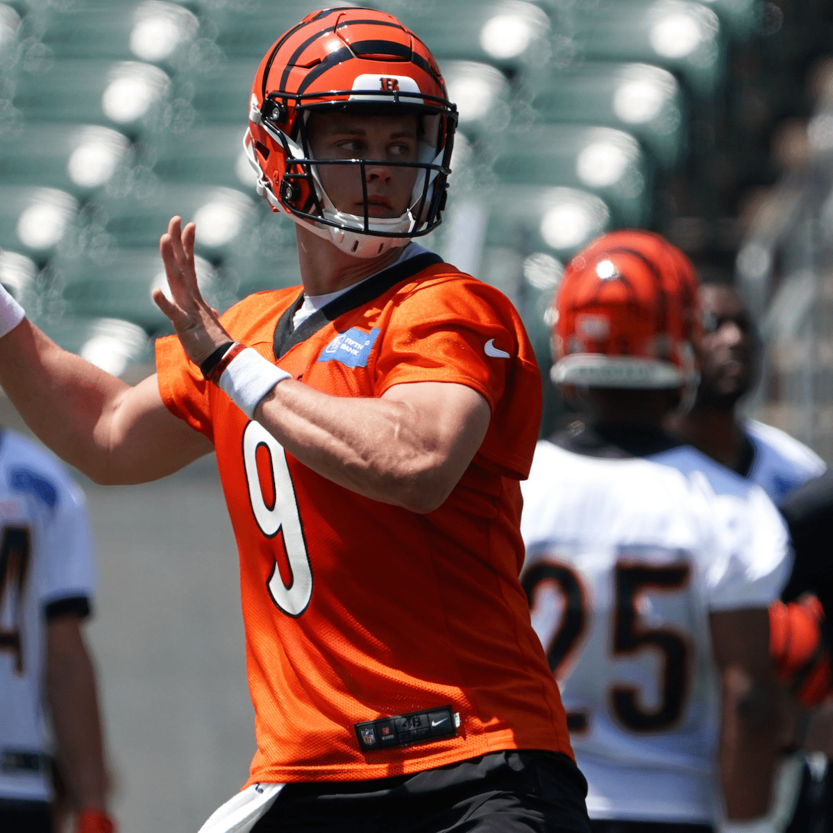 Bengals QB Joe Burrow undergoing surgery to remove appendix