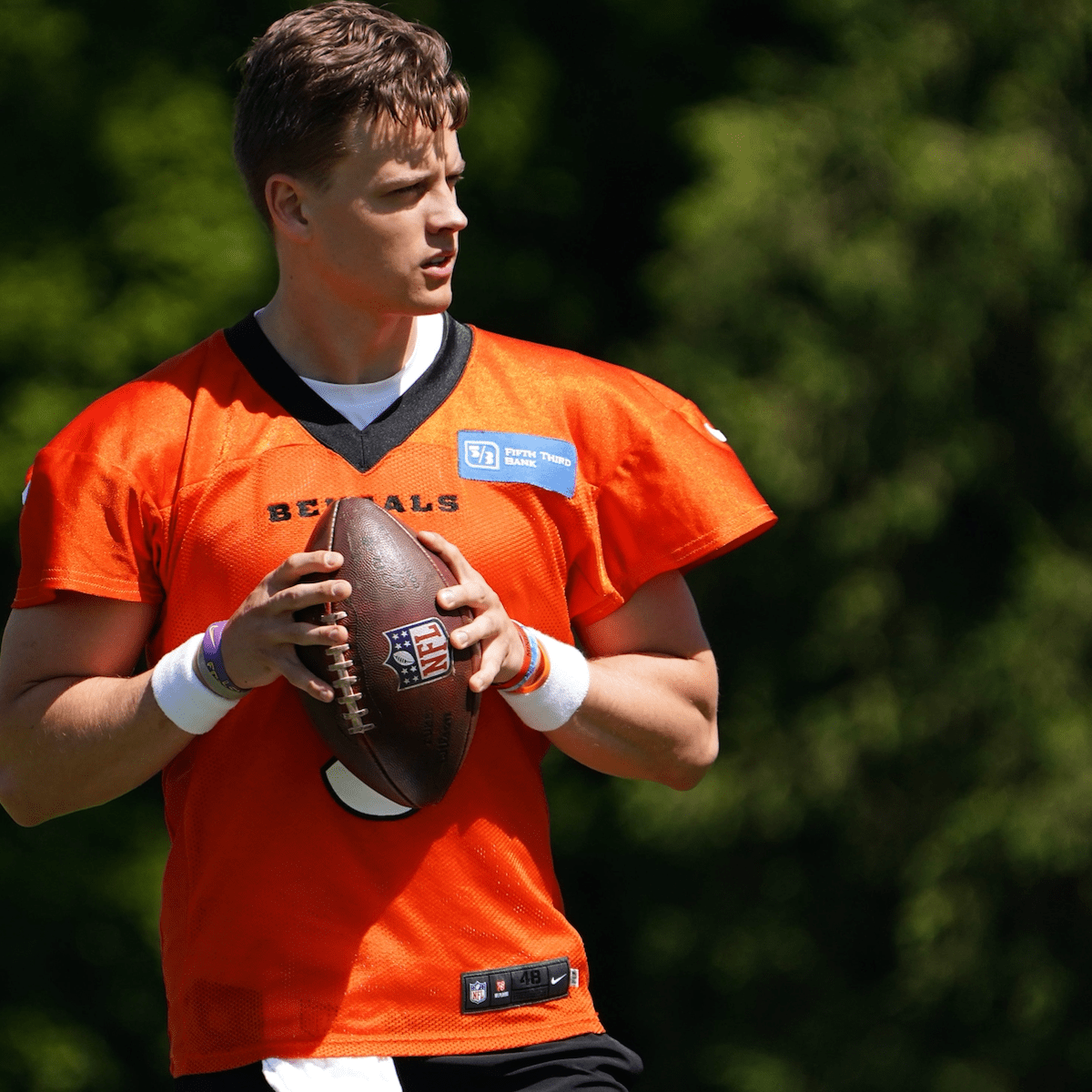 Joe Burrow and teammates, Xavier basketball watch FC Cincinnati game