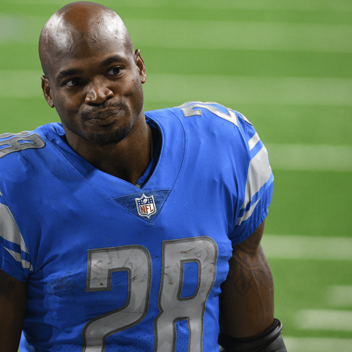 Titans sign Adrian Peterson to help replace Derrick Henry