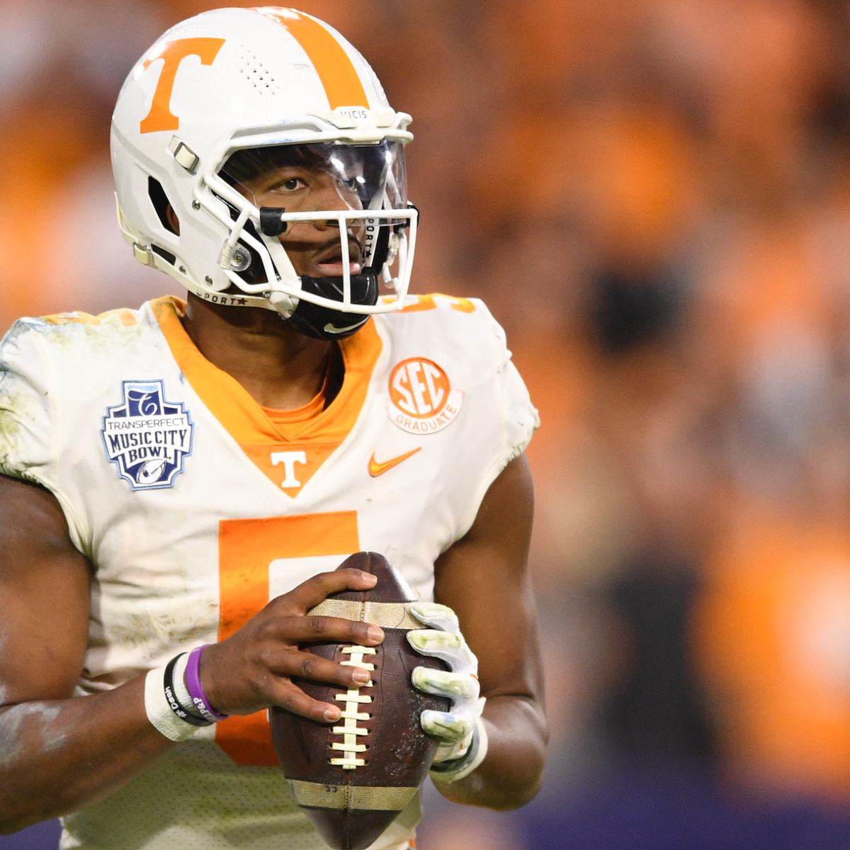 CBS Sports predicts Tennessee Vols' record in 2022 and which games