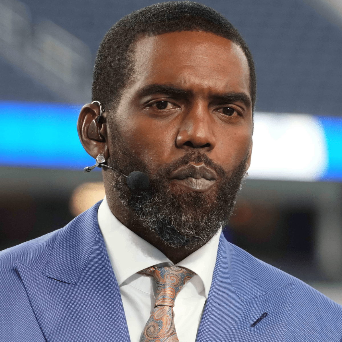 Modern Notoriety on X: Hall of Fame WR @RandyMoss pulled up to MNF with  the LV drip. 🔥Check out all of the best fits in this week's NFL Style  Guide:   /