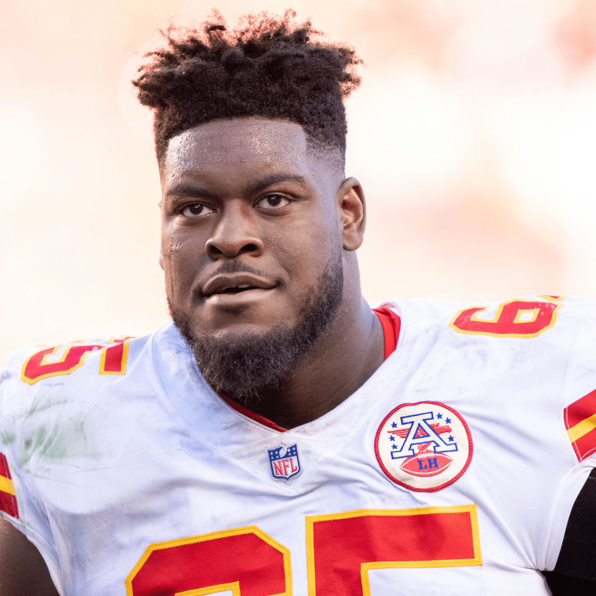 Kansas City Chiefs guard Trey Smith almost lost his career to blood clots.  Now he's giving back