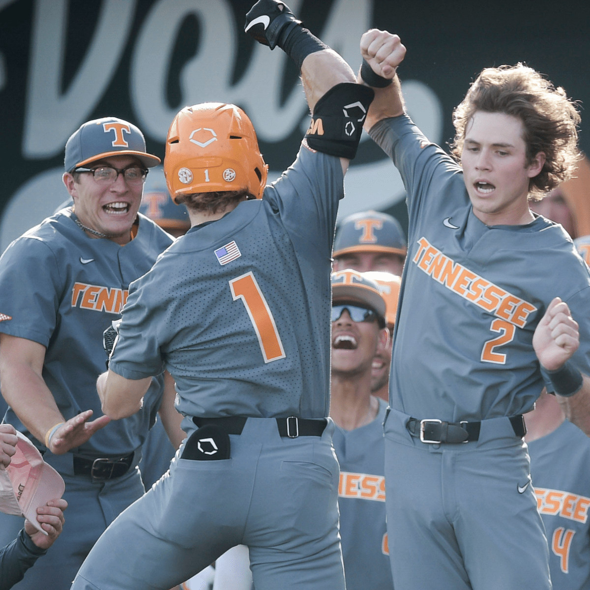 Former Tennessee Vols baseball star involved in scary play - A to