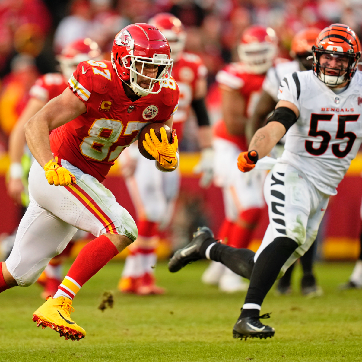 Patrick Mahomes' Lack of Help Without Travis Kelce Slammed by