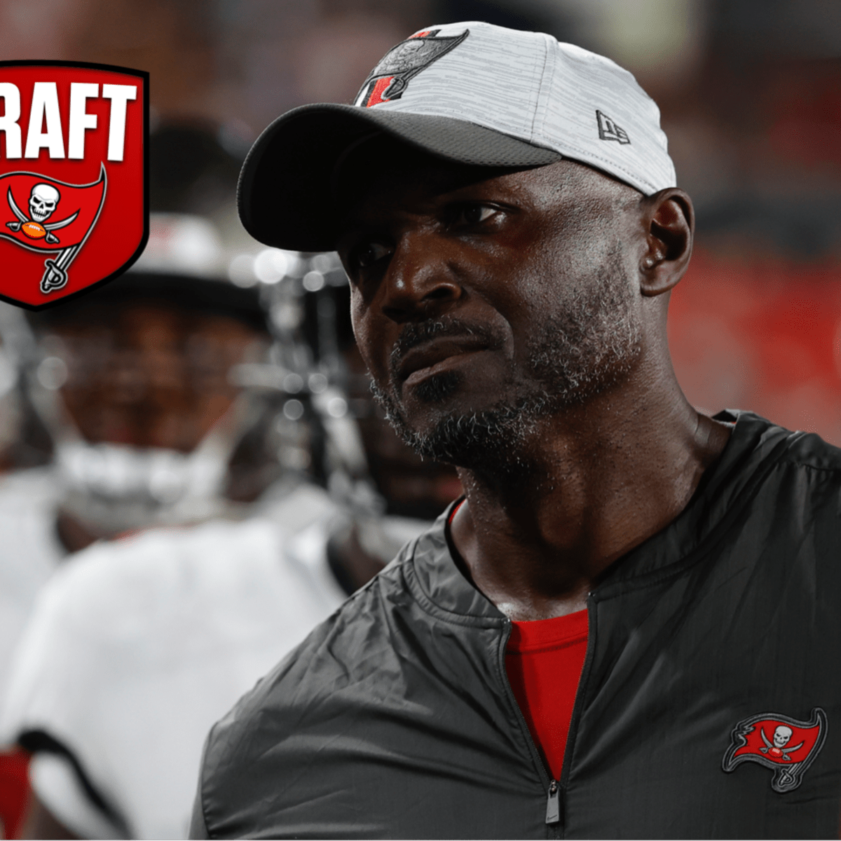 Buccaneers should consider trading up in first round of NFL Draft