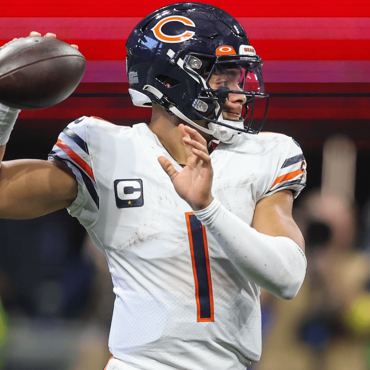 Bears: Justin Fields' teammate drops warning to NFL amid QB's improvement