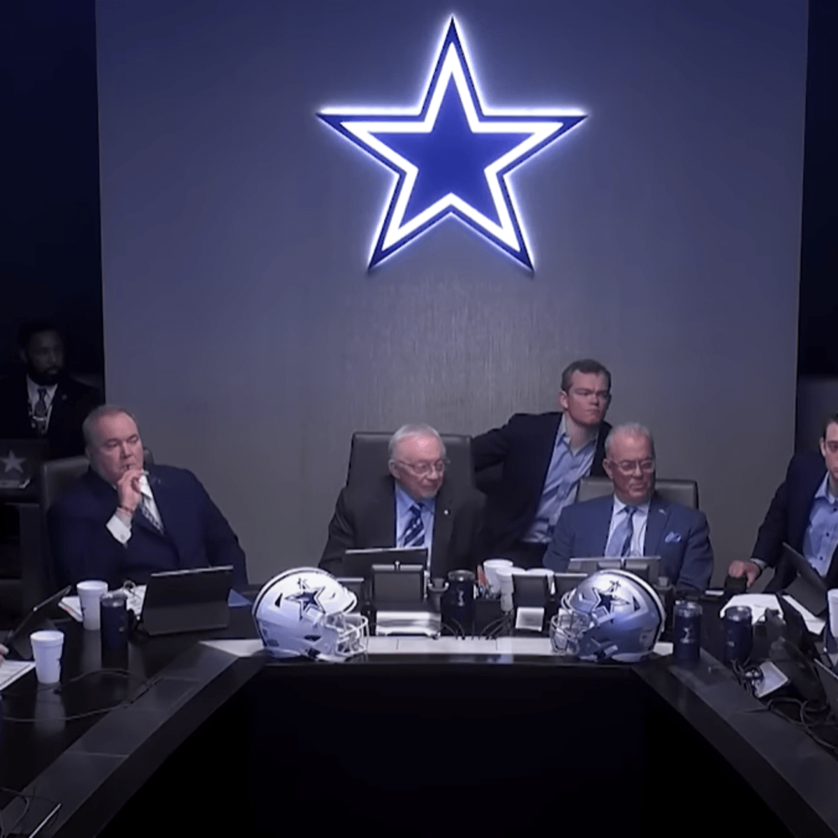 Dallas Cowboys Fan Reaction on 2016 NFL Draft Day - video Dailymotion