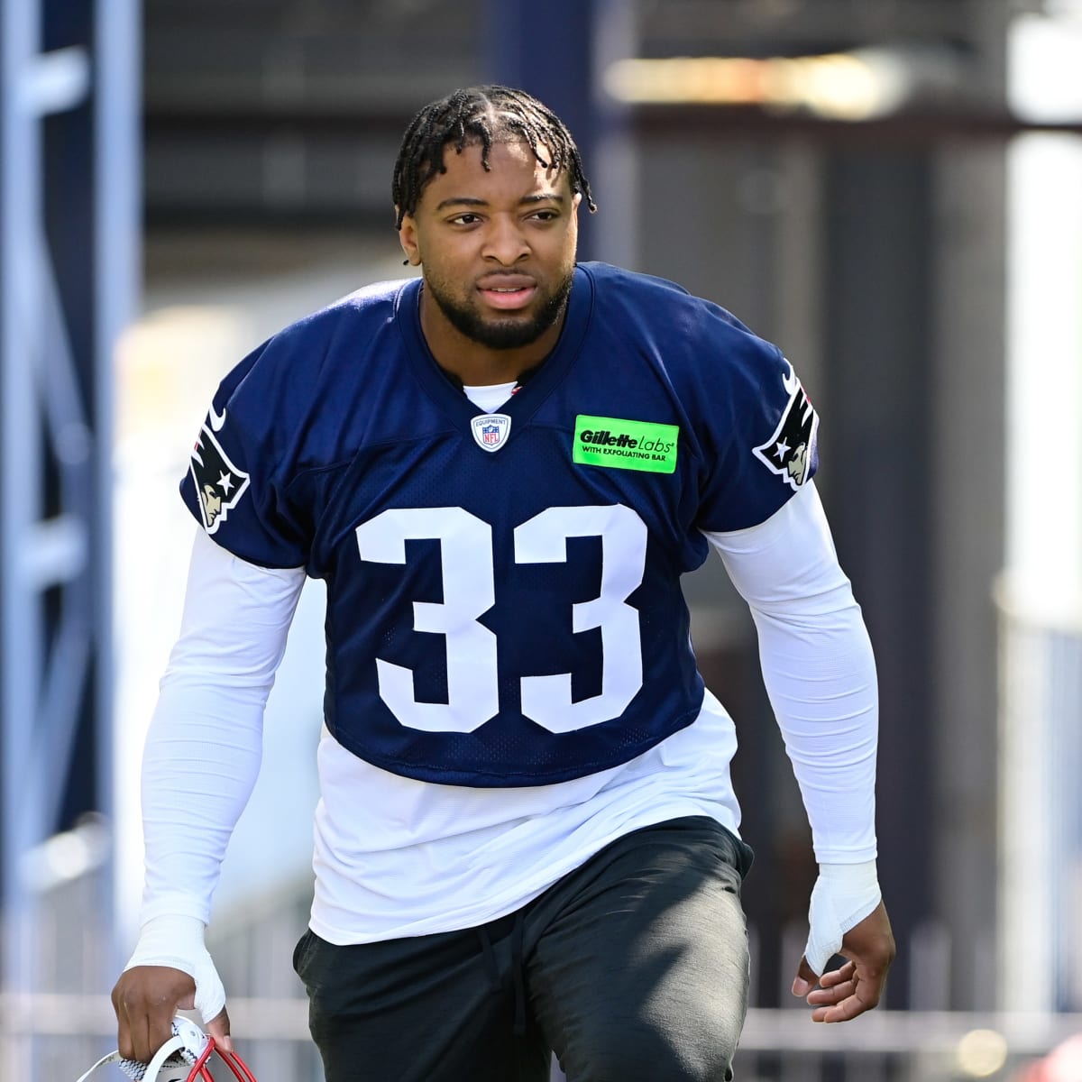 Anfernee jennings jersey sales