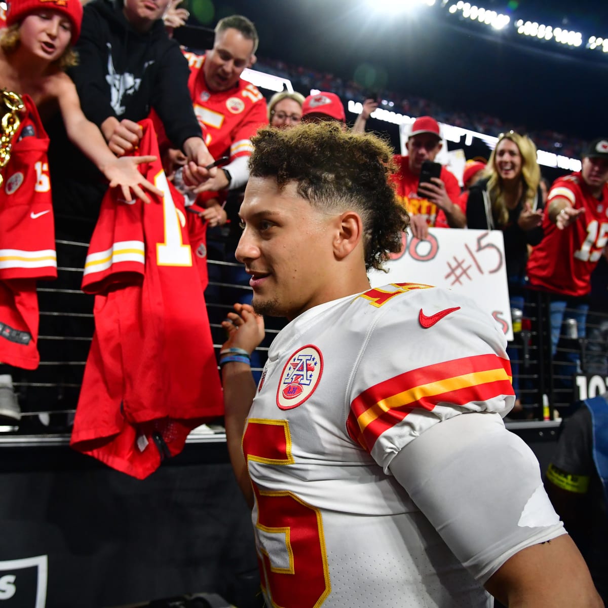 Mahomes 2025 jersey sales