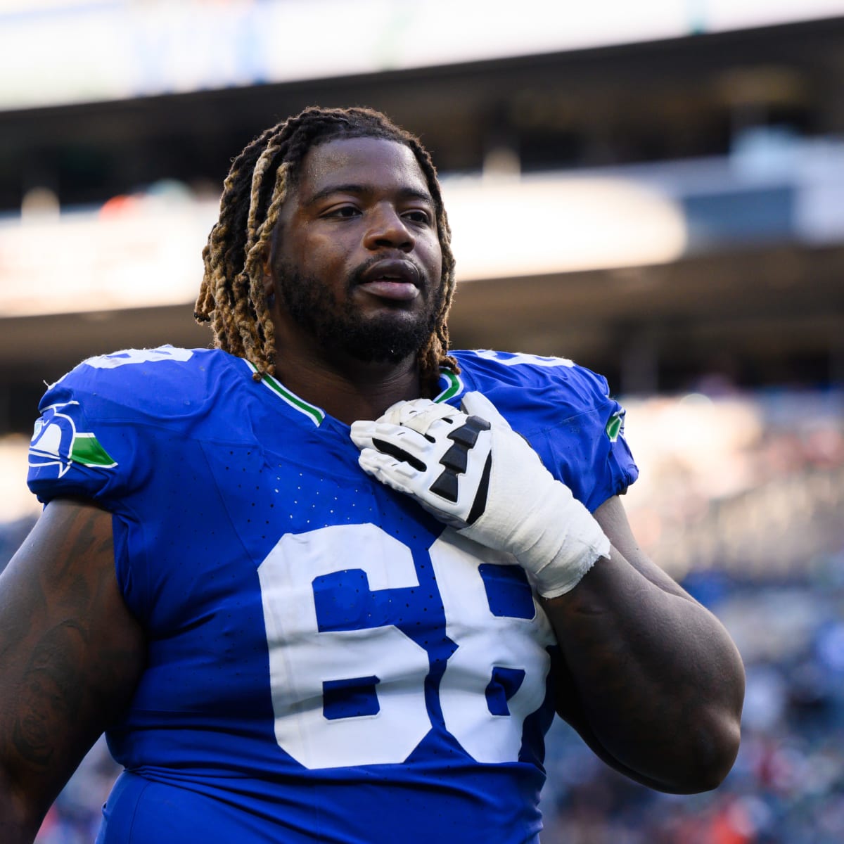 NFL Free Agency Projecting Damien Lewis 2024 contract