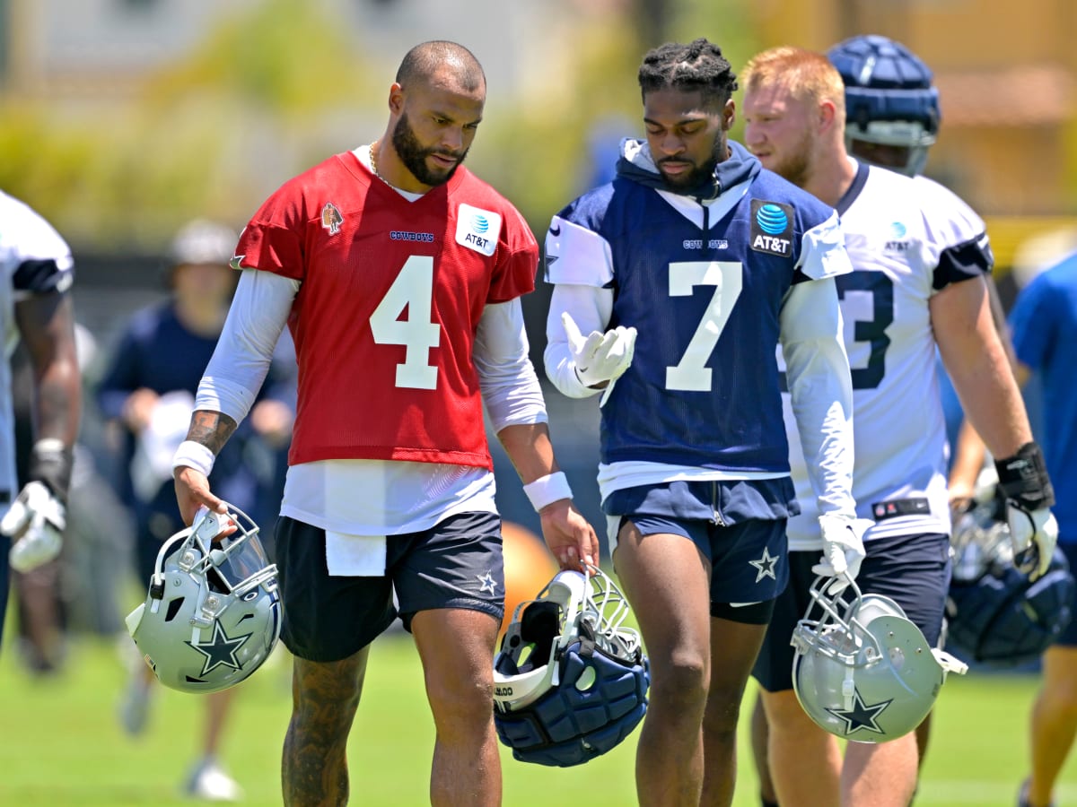 Reports: Cowboys CB Trevon Diggs on crutches after practice