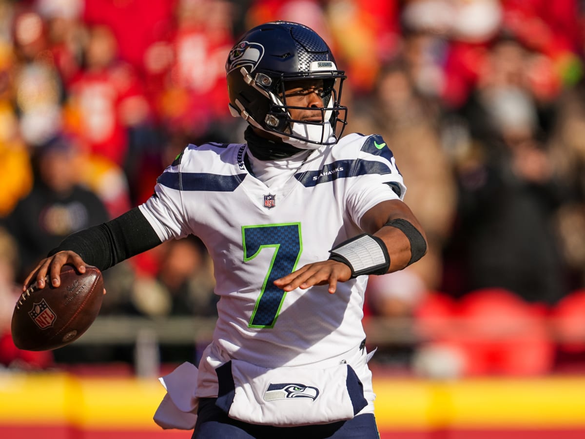 The #Seahawks want QB Geno Smith back for 2023, with contract talks  expected to take place after the season. My story on the feel-good story of  2022:[Rapoport] : r/Seahawks