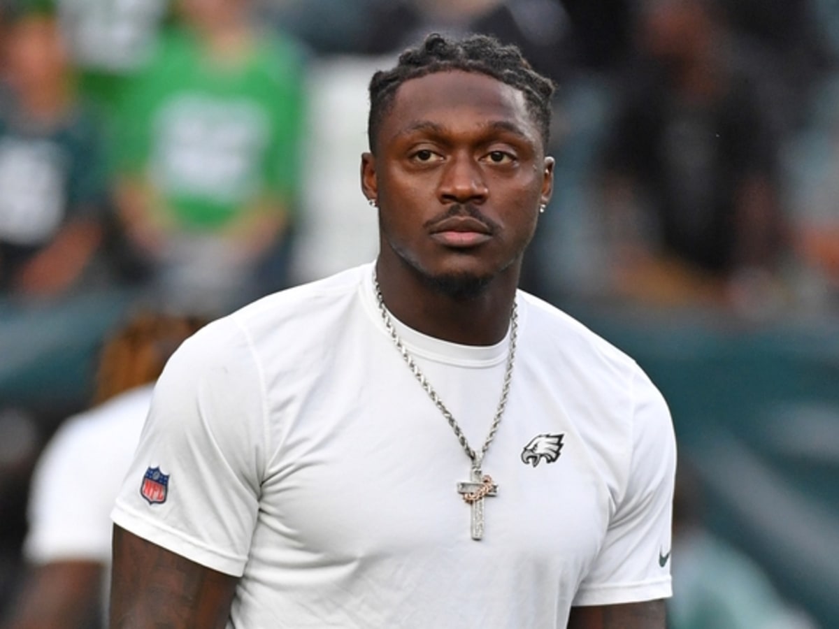 Eagles' AJ Brown calls out NFL for forcing him to change flashy cleats vs  Buccaneers