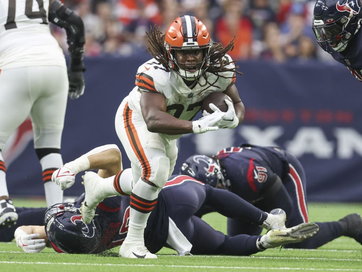 Browns, community honors Nick Chubb in Week 3, Kevin Stefanski drives the  extra mile(s) - Dawgs By Nature