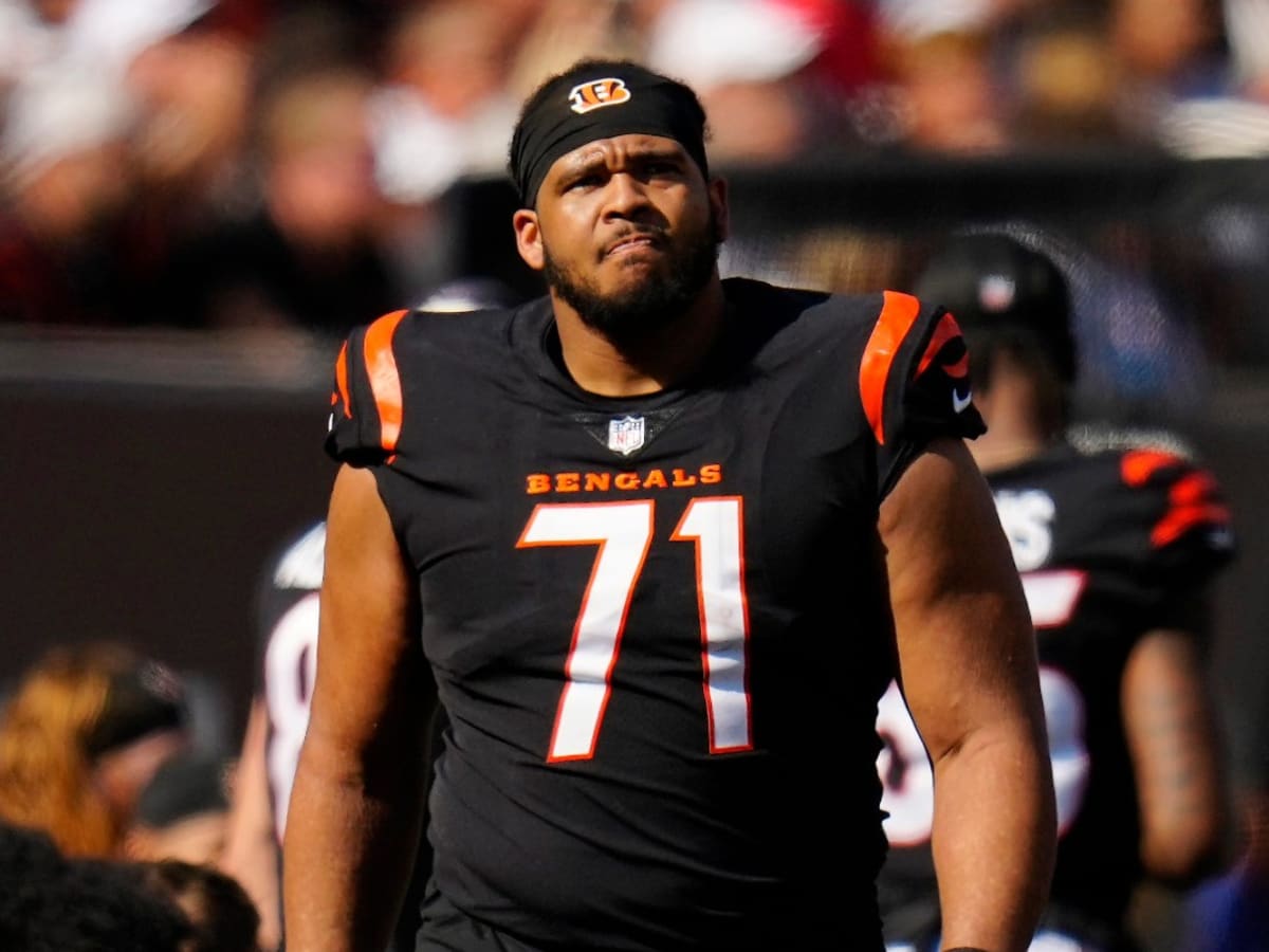 ESPN's Yates: Bengals should call ex-Cowboys OT La'el Collins' agent