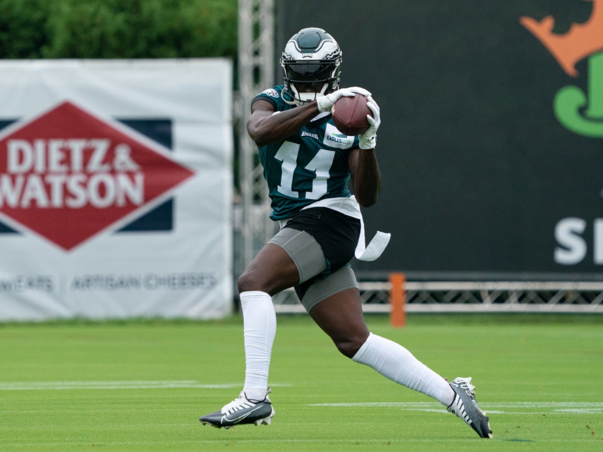 Darius Slay and DeVonta Smith go one-on-one at Eagles training camp