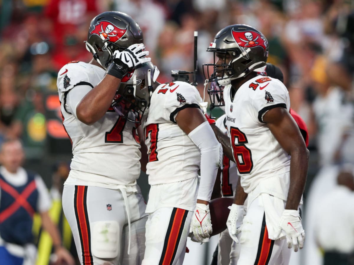 Tampa Bay Buccaneers practice in Miami and talk about Hurricane