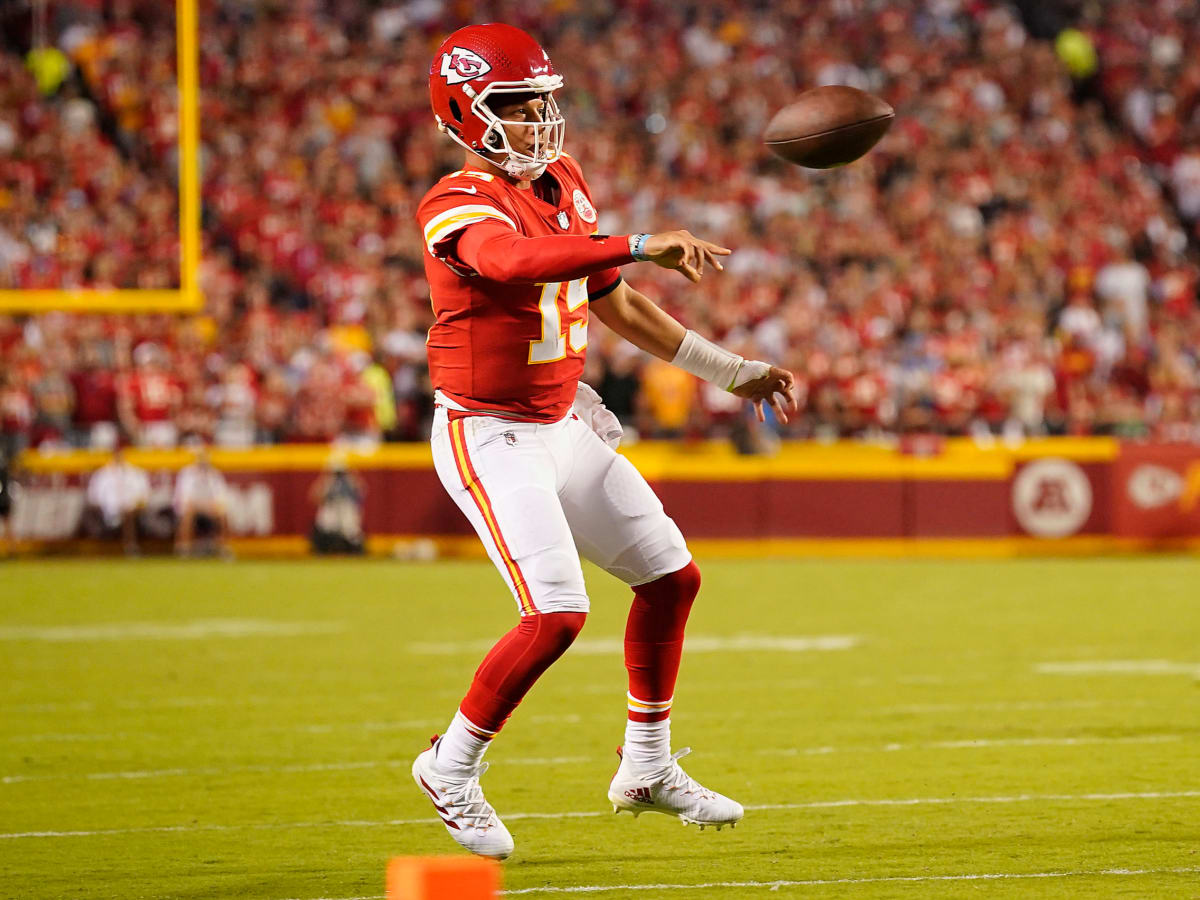 Too Cute! Chiefs' Patrick Mahomes shows off new puppy