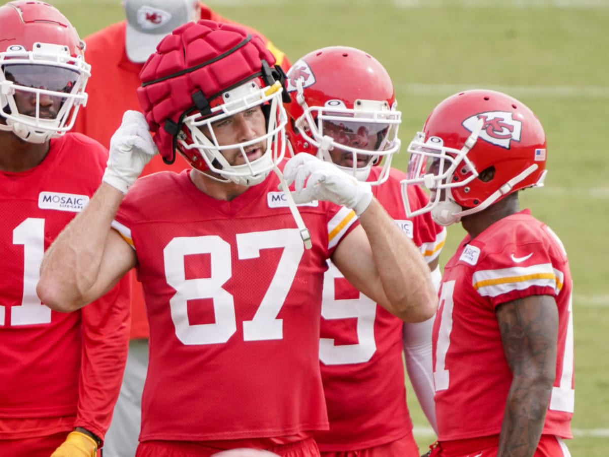 Best photos from Kansas City Chiefs' 1st padded training camp practice