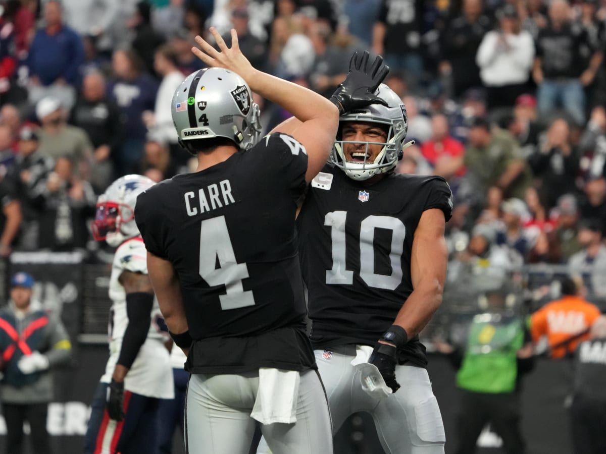 Raiders' Davante Adams addresses Derek Carr benching: 'Obviously I